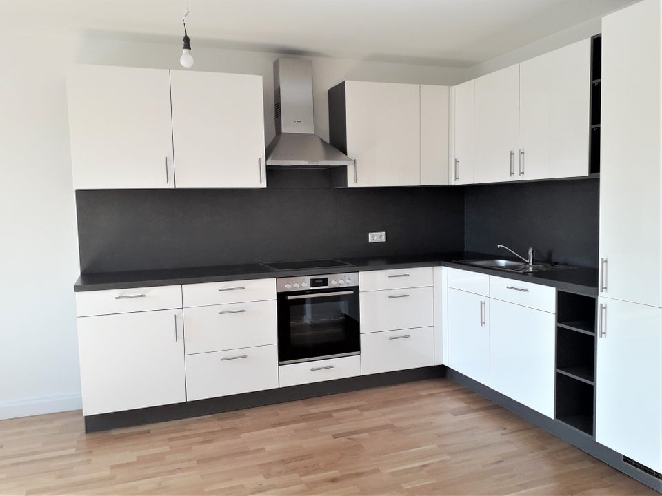 Sanierte 2-Zimmer-Dachgeschosswohnung an der Theresienwiese - Photo 1
