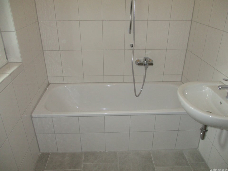 Viel Platz für die Familie: Renovierte 3-Zimmer-Wohnung mit Balkon - Photo 1