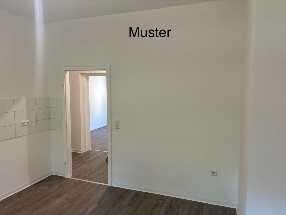 Erstbezug nach Sanierung! Helle 3-Zimmer-Wohnung im 4. OG ohne Aufzug. - Foto 3