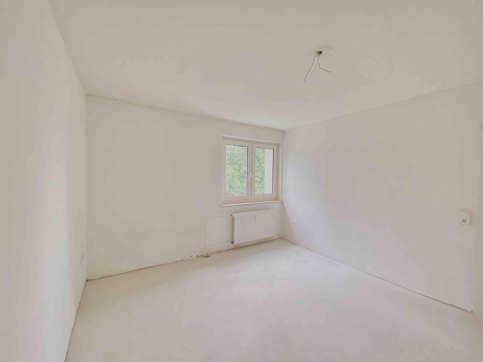 Großzügig geschnittene 3,5-Zi.-Wohnung mit Balkon! - Foto 5