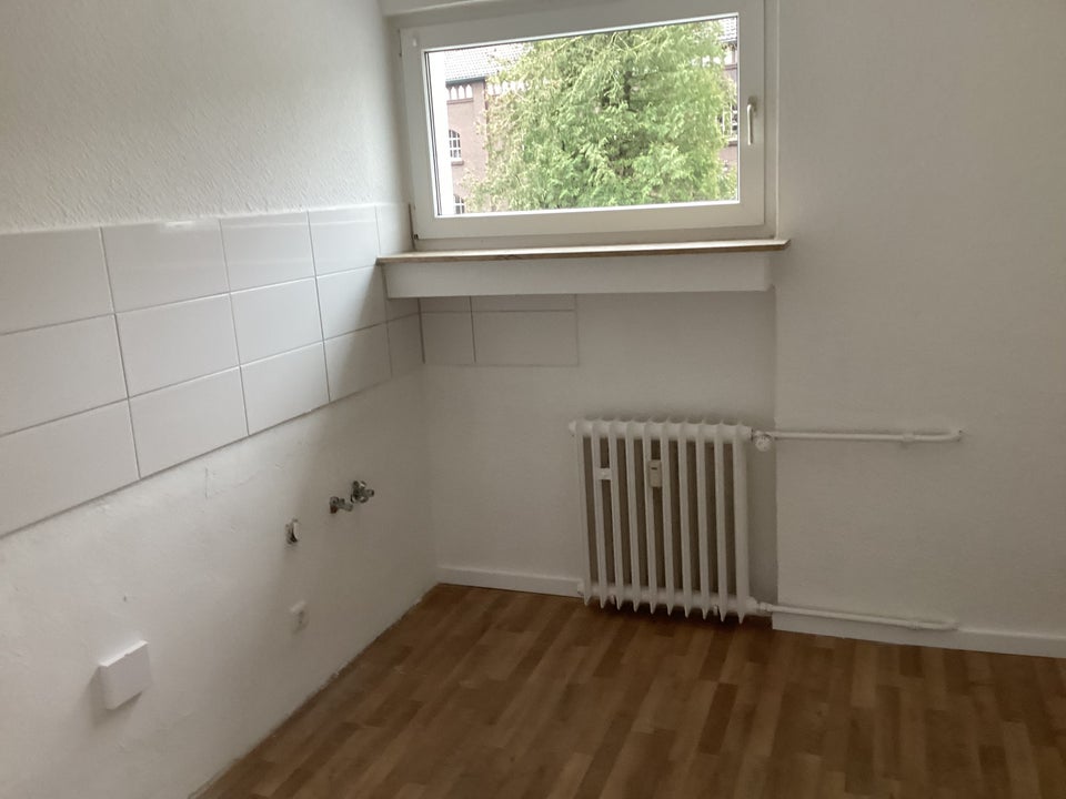 Schicke, gemütliche 4-Zimmer-Wohnung mit Balkon - Photo 2
