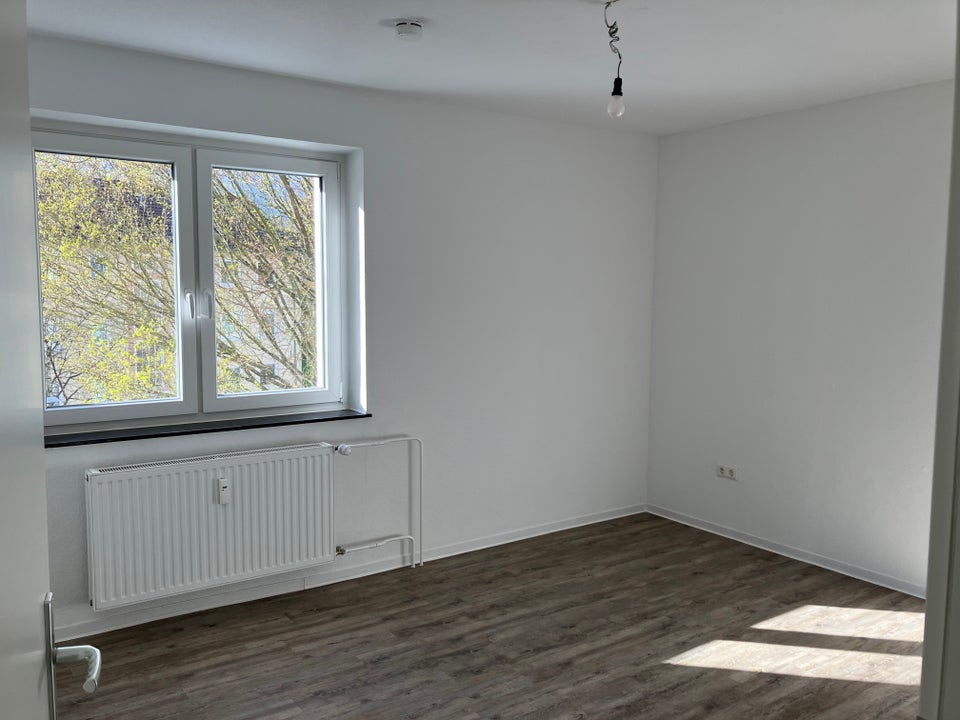 Hier findet jeder seinen Platz: praktische 3-Zimmer-Wohnung - Foto 2