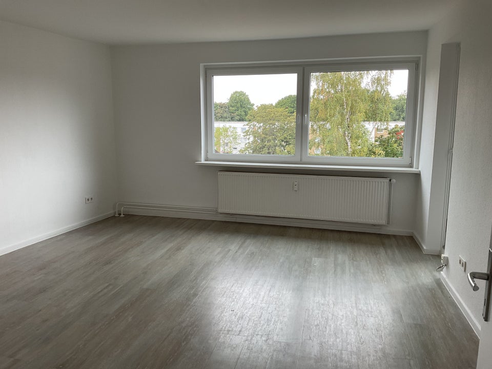Moderne 3-Zimmer-Wohnung mit Balkon - Foto 1