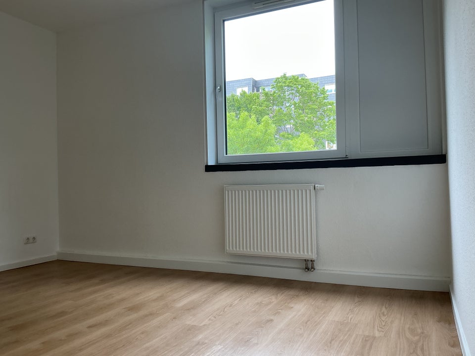 Charmante 3-Raum-Wohnung mit sonnigem Balkon im Grünen! - Photo 5