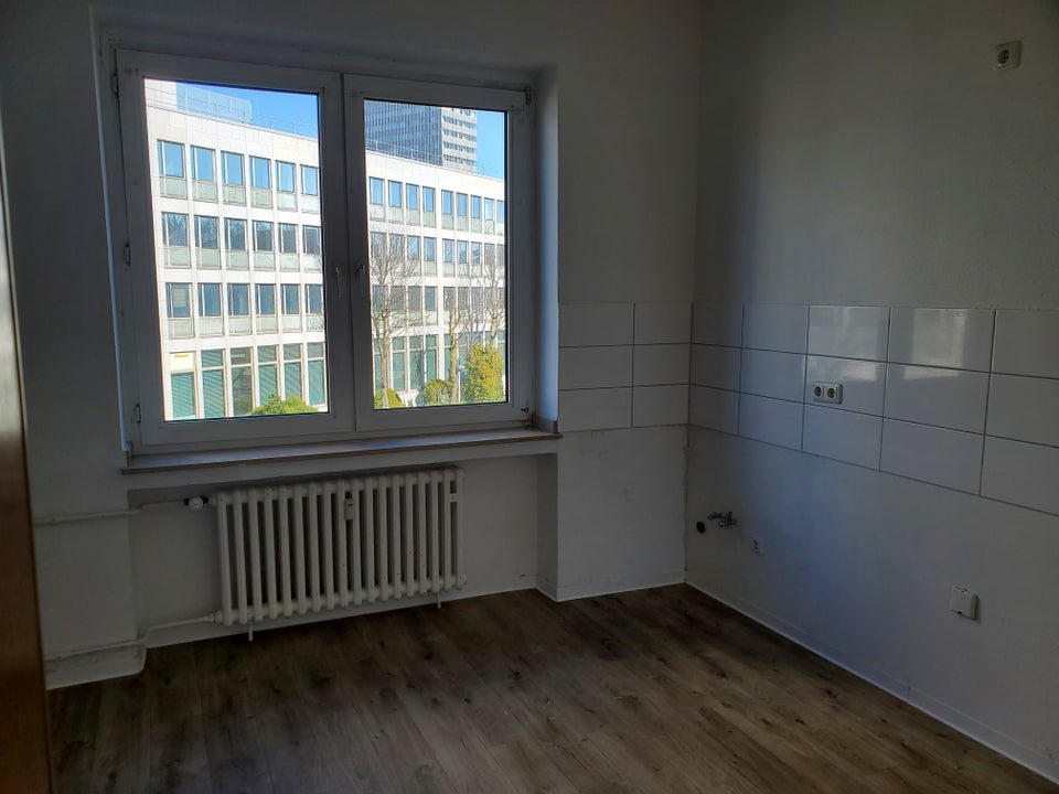 Günstige 2-Zimmer-Wohnung in sehr zentraler Lage zu vermieten - Foto 1