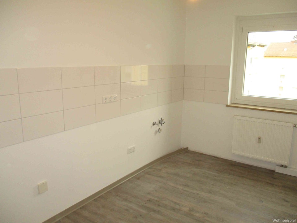 Renovierte 4 – Zimmer Wohnung mit Balkon in modernisierter Wohnanlage! - Foto 1