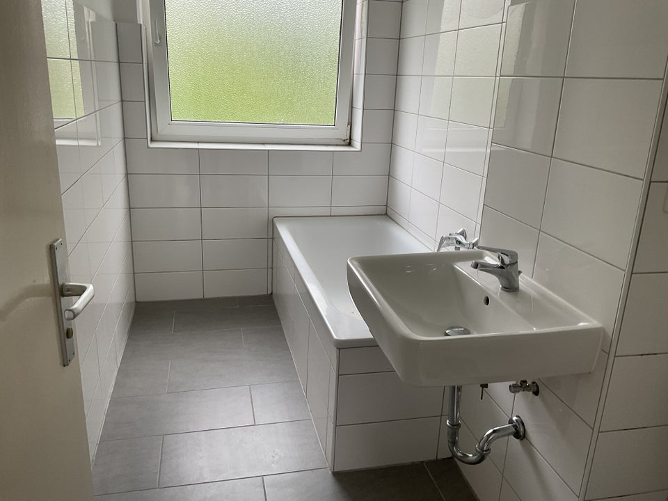 Moderne 3-Zimmer-Wohnung mit Balkon - Foto 1