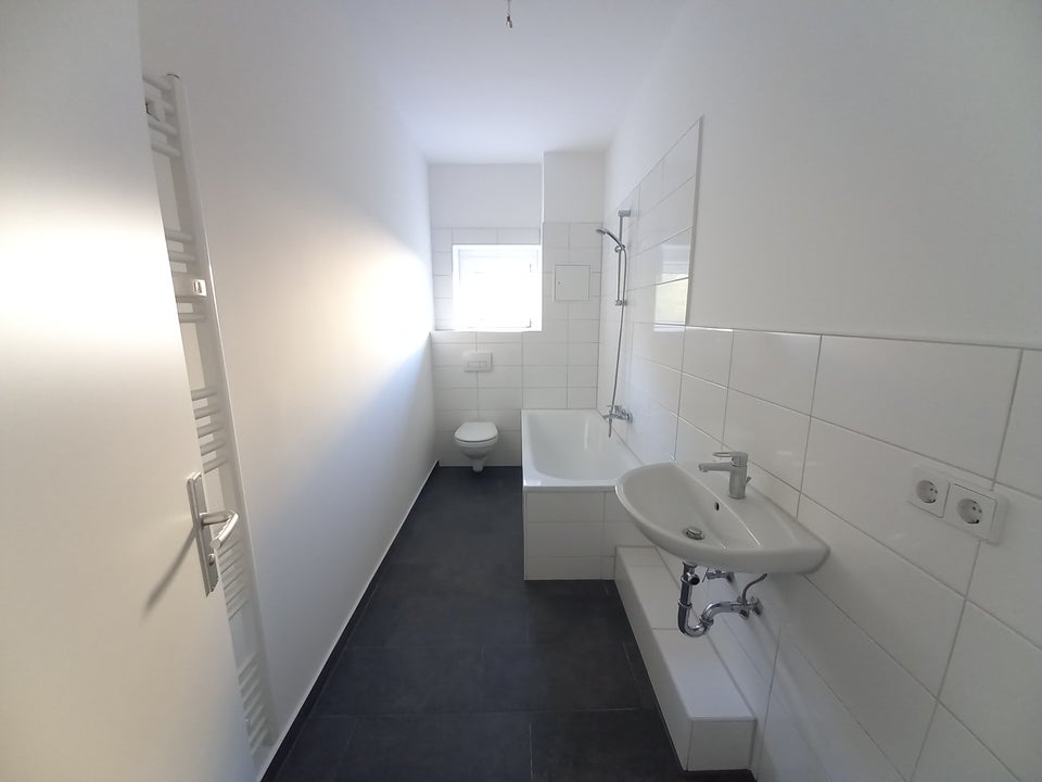 Frisch renovierte 3 Raumwohnung mit Balkon wartet auf Sie! - Foto 5