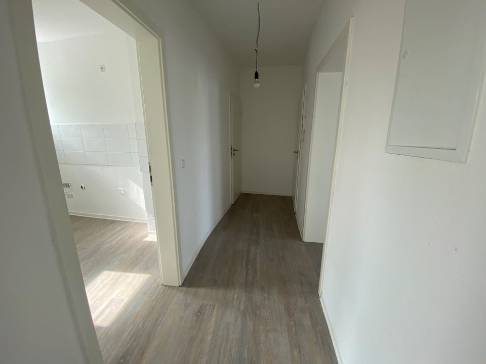 Fertig renoviert! Schöne 3,5-Zimmer Wohnung mit Balkon - Foto 1