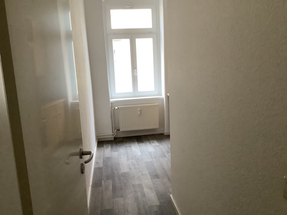 Sofort bezugsfertige 2 Zimmerwohnung mit EBK! - Photo 2
