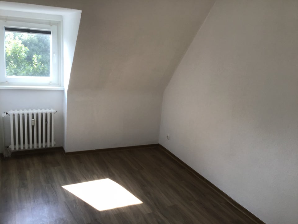 Wohlfühlgarantie - günstige 3,5-Z.-DG-Wohnung - Photo 3