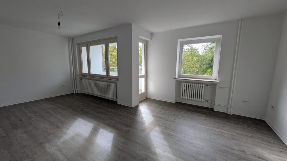 Modernisierte 2-Zimmer-Wohnung mit Balkon - Foto 1