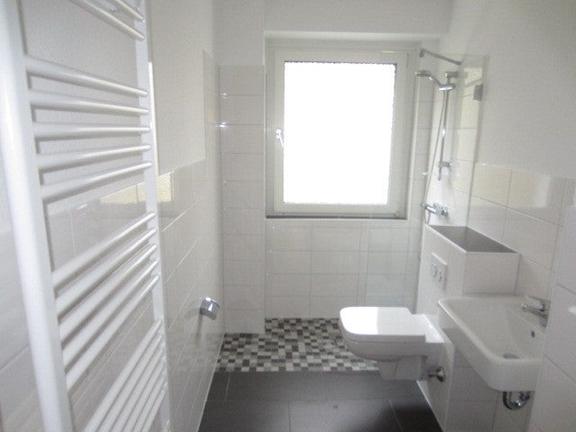 Neu und komplett fertig Renoviert! - Foto 2