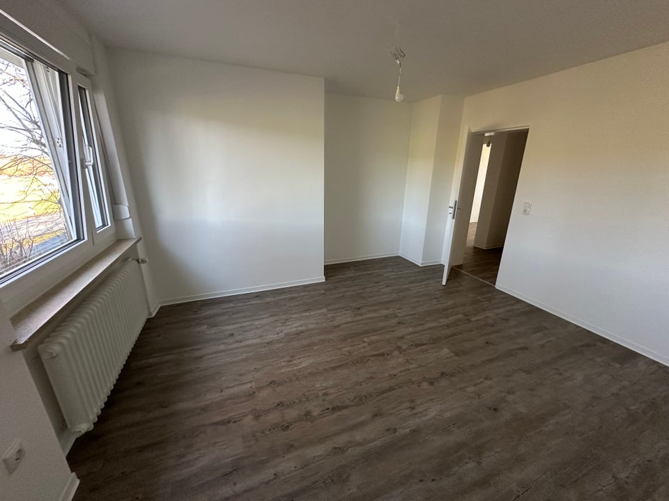 1. OG / 3 Zimmer mit Balkon (frisch saniert) - Foto 3