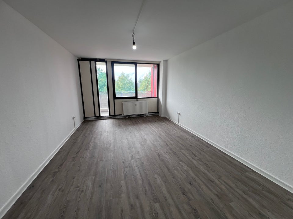 Frisch modernisiert und renoviert: 2,5 Zimmer-Wohnung - Foto 2