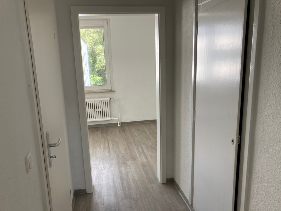 Hier hat jeder Platz: günstig geschnittene 3 - Zi.-Wohnung mit Ausblick ins Grüne - Foto 4