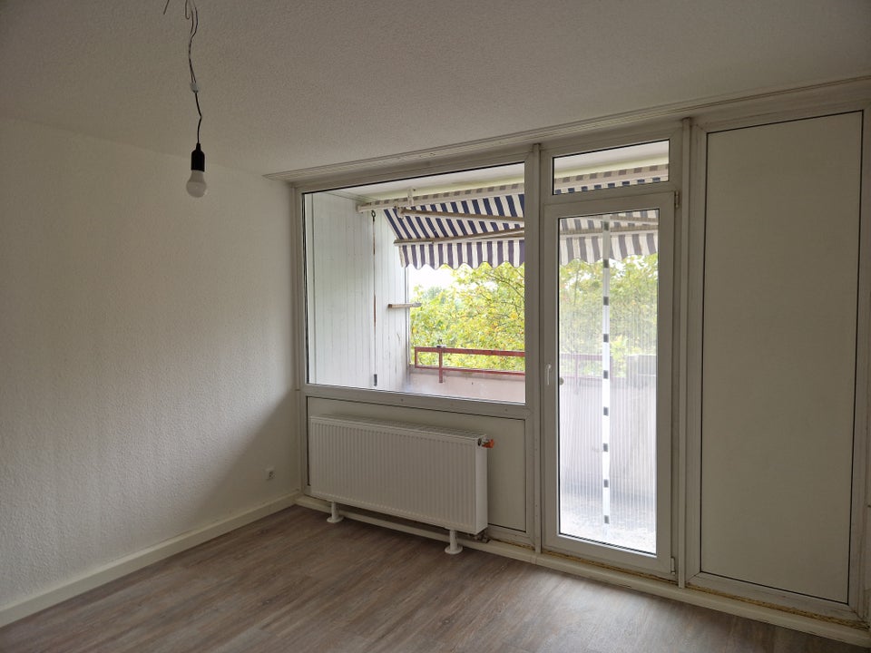 Hier fühlen Sie sich wohl und genießen den Ausblick: renoverte 3-Zimmer-Wohnung mir Balkon! - Foto 4