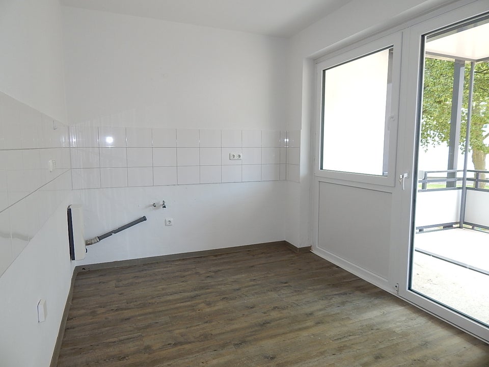 Bezugsfertige Wohnung mit Balkon - Foto 1