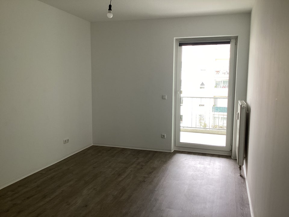 Helle, renovierte 2- Zimmerwohnung mit Sonnenbalkon sucht nette Mieter - Photo 5