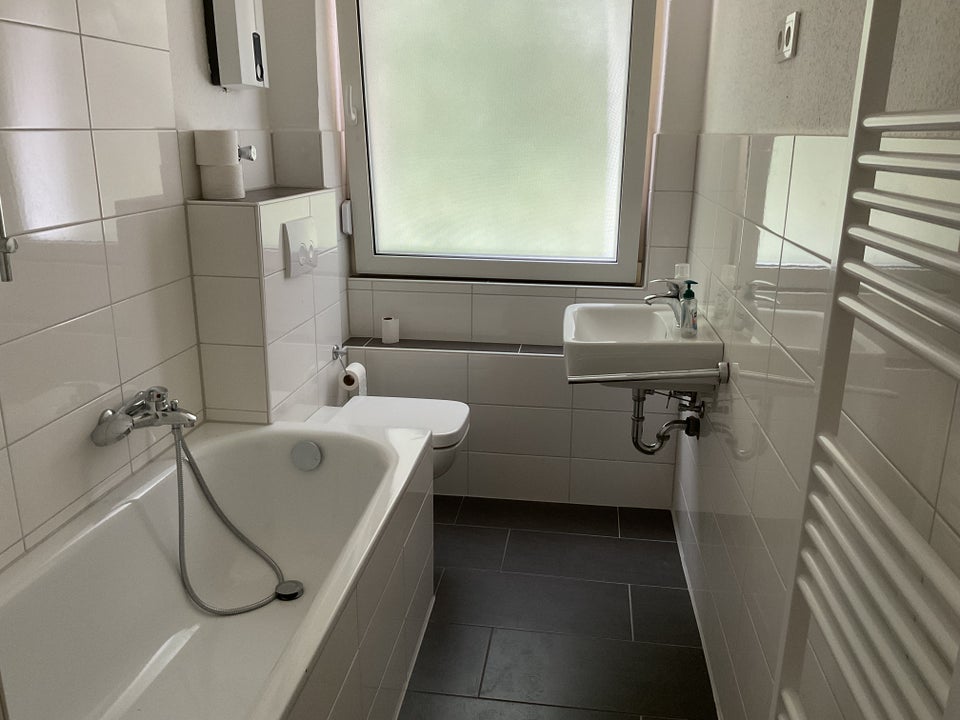 Sehr schöne Wohnung im Grünen eingebettet - Photo 3