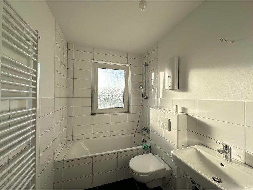 Geräumige 3-Zi.-Wohnung mit Balkon in LEV. Steinbüchel! - Photo 5