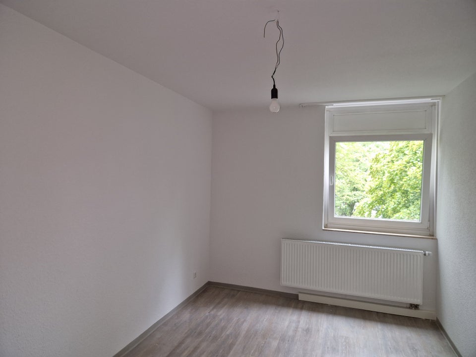 Da kommt man gern Heim. Komplett renovierte 2-Zimmer-Wohnung mit Balkon! - Photo 1