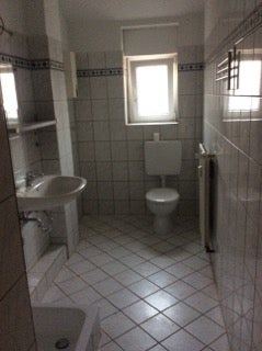 Wir bieten eine bezugsfertige 2-Zimmer-Wohnung in zentraler Stadtlage - Photo 4