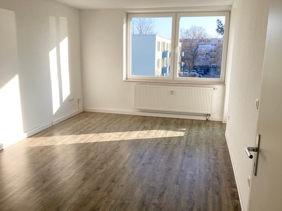Moderne 2-Zimmer-Wohnung mit Balkon sucht nette Mieter - Photo 1