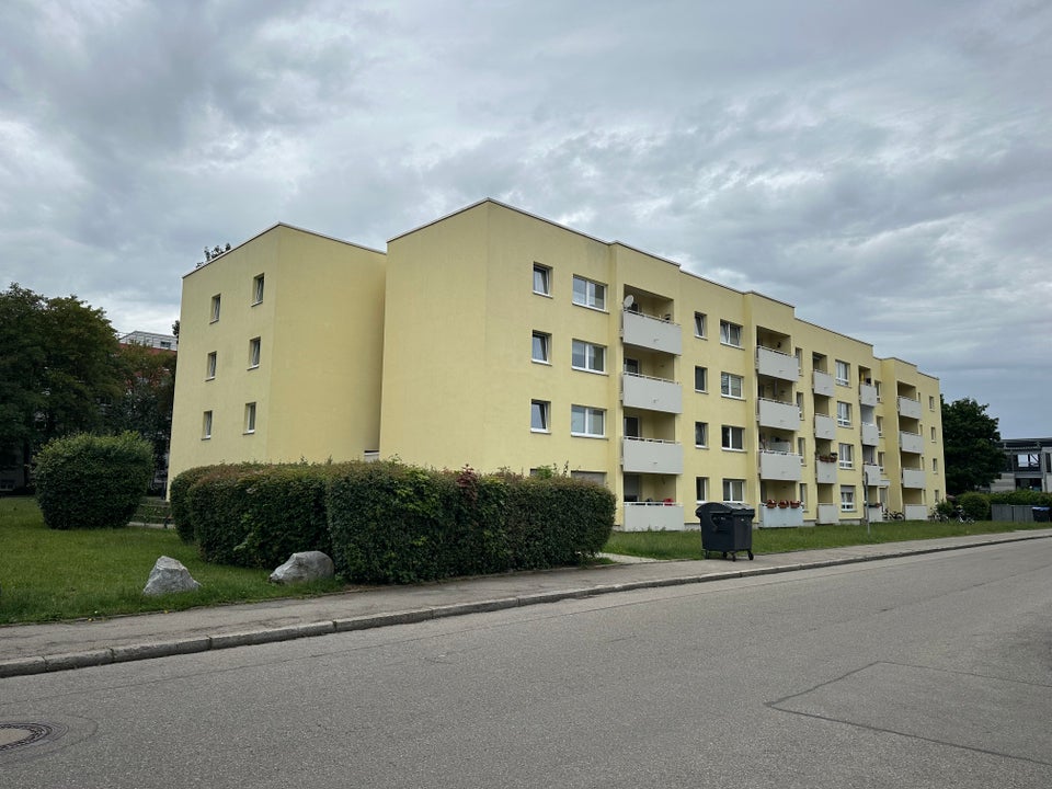 Frisch saniert im Erdgeschoss: 2 Zimmer mit Balkon - Foto 4