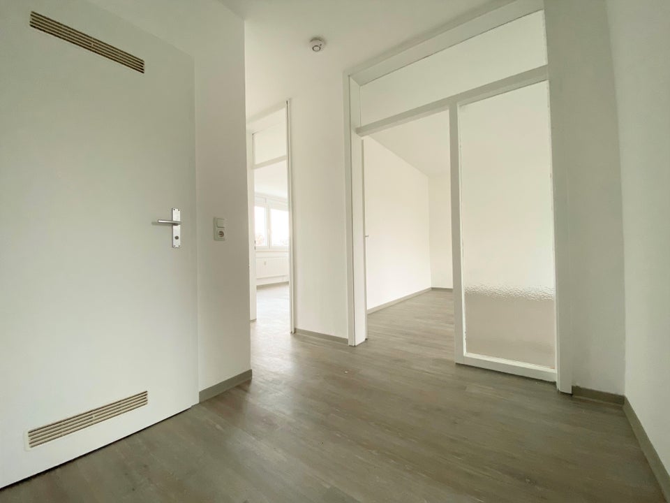 Kinderfreundliche Lage: 3-Zimmer Wohnung mit weitem Ausblick - Photo 5