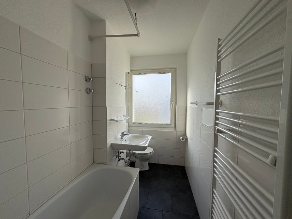 Renovierte 2-Zimmer-Wohnung in gepflegtem Mehrfamilienhaus in Stoppenberg - Foto 2