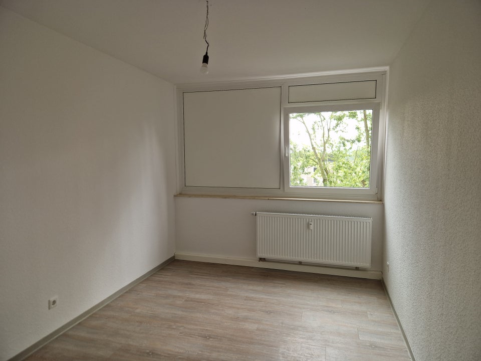 Nette Nachbarn gesucht: renovierte 3-Zi.-Wohnung mit Badewanne und Balkon! - Foto 3