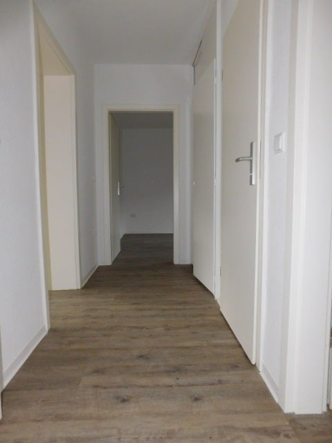 Sehr schöne 3-Zimmerwohnung im 2. OG bezugsfertig mit Vinylboden und Balkon... - Photo 5