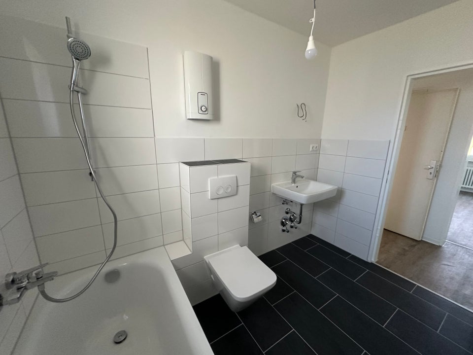 1. OG / 3 Zimmer mit Balkon (frisch saniert) - Foto 5