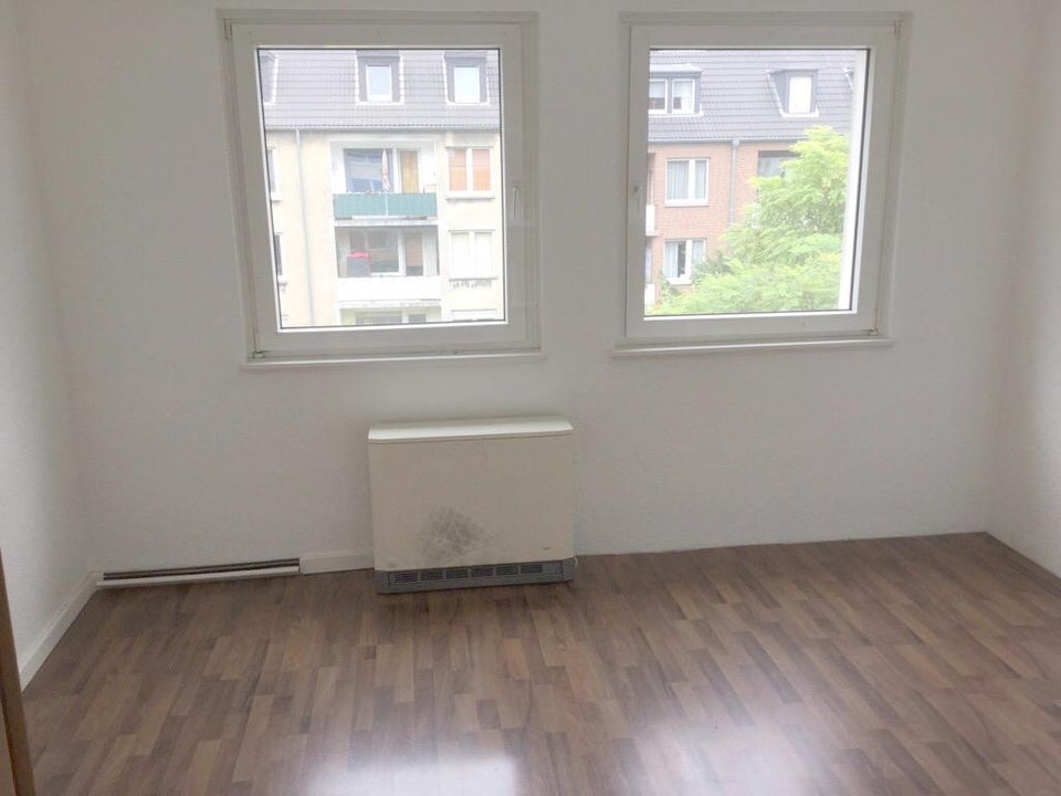 Klasse 2-Zimmer-Wohnung mit Balkon - Foto 2
