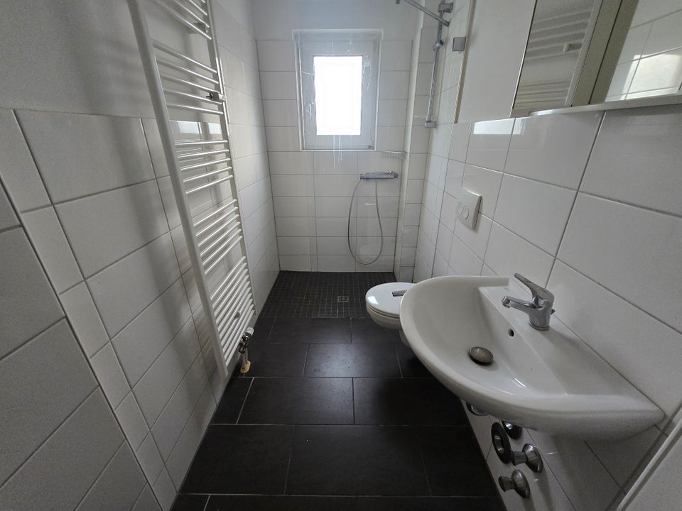 Moderne Wohnung in Hassels für Singles ab sofort - Photo 3
