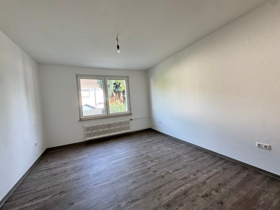 sanierte 3-Zimmer-EG-Wohnung in grüner Umgebung - Foto 1