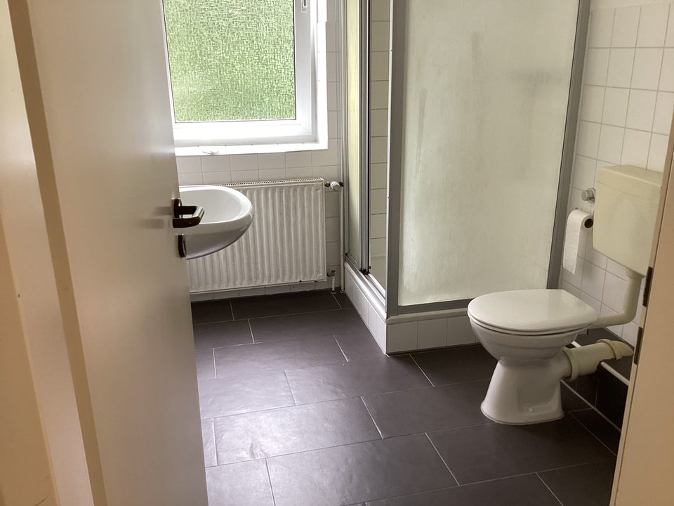 Reinkommen und Wohlfühlen: schöne, renovierte 3-Zi.-Wohnung mit Ausblick! - Photo 5