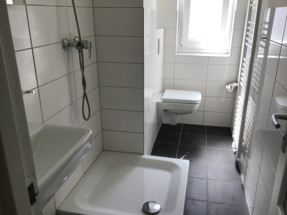 Modernisierte 2-Zimmer-Wohnung mit Balkon - Foto 4