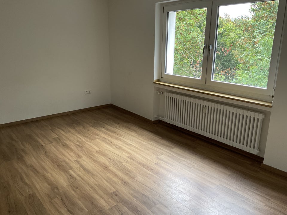 Wir machen es hübsch. Suchen Sie drei Zimmer? Dann schauen Sie doch mal rein. - Photo 1