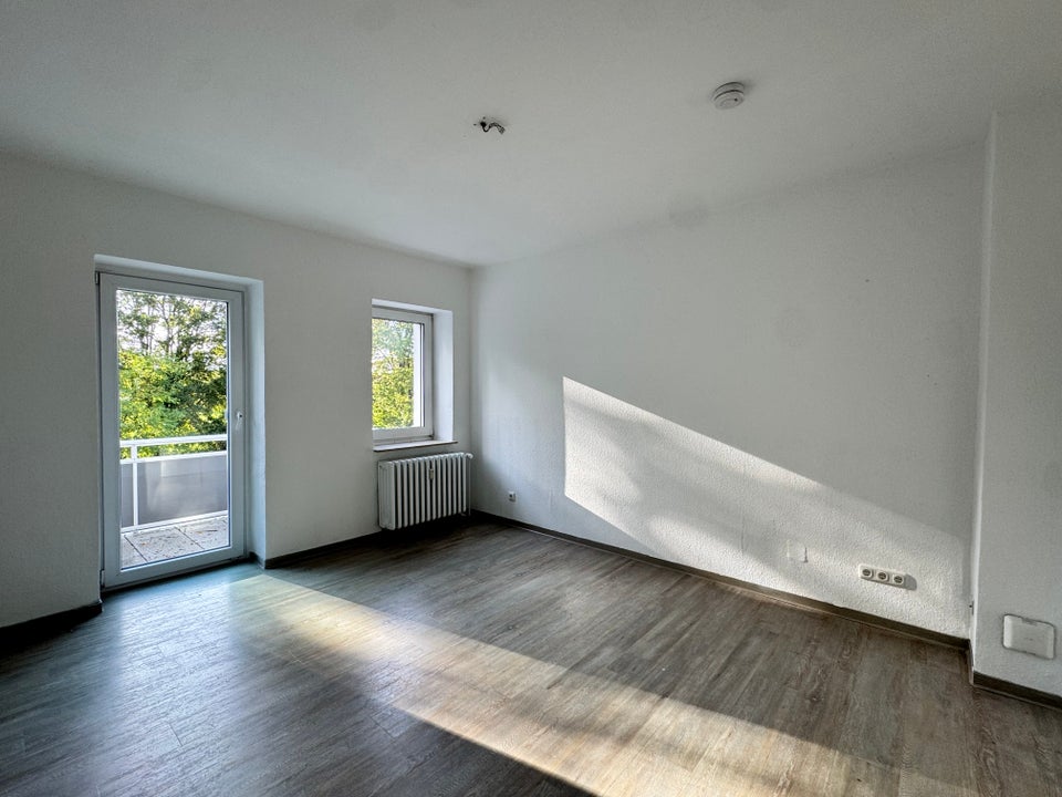 bezugsfertige, zentrale 2-Zi-Wohnung in modernisiertem Haus - Photo 1