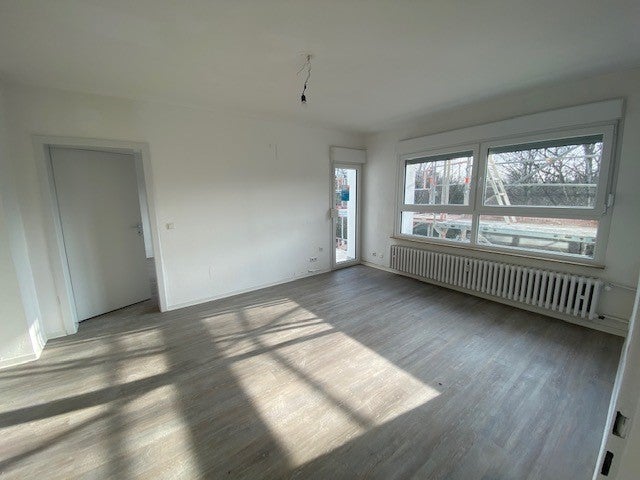 3-Raum mit Balkon - junges Paar gesucht - Foto 1