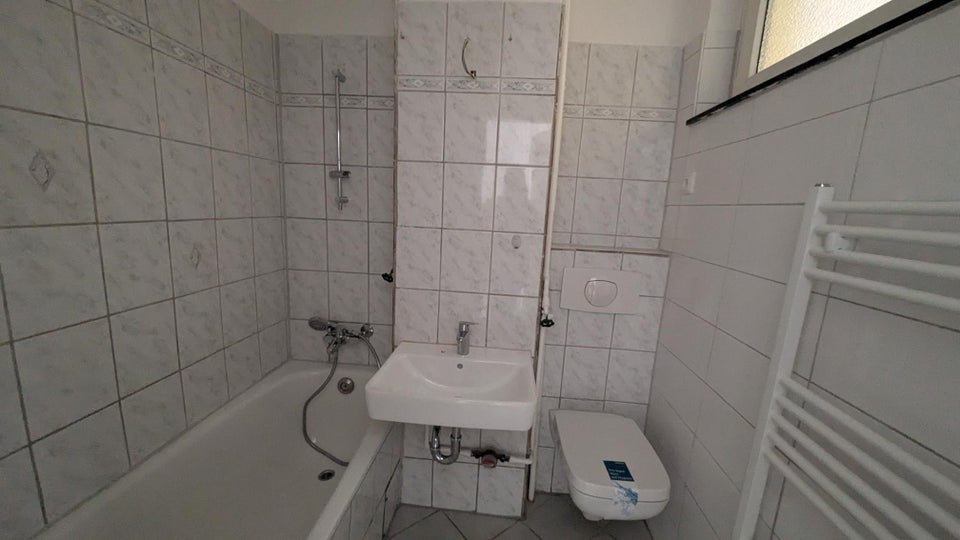 Modernisierte 2- Zimmer-Wohnung mit Balkon - Foto 4
