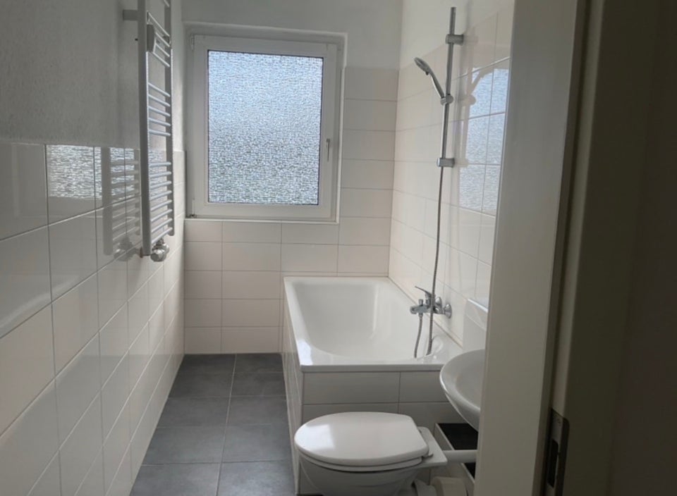 Wohnung mit Balkon in grüner Lage! - Photo 3