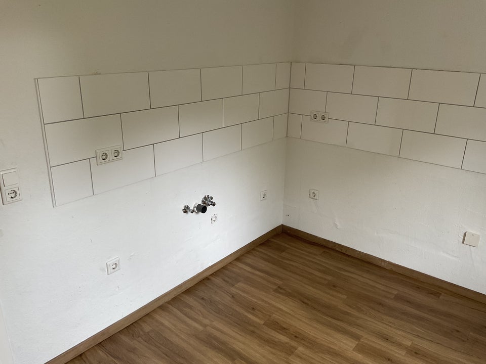 Wir machen es hübsch. Suchen Sie drei Zimmer? Dann schauen Sie doch mal rein. - Photo 2
