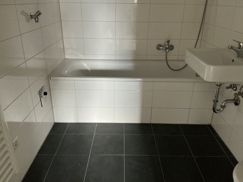 Charmante 3-Raum-Wohnung mit tollem Balkon! Wir modernisieren für Sie! - Foto 2