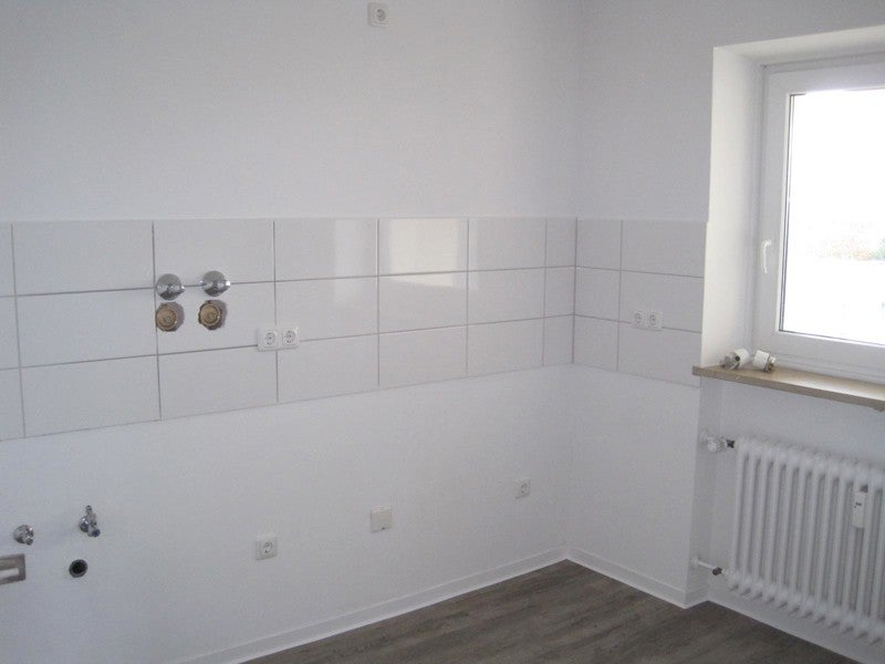 Gelegenheit! Renovierte 3 - Zimmer Wohnung mit Balkon - Foto 1