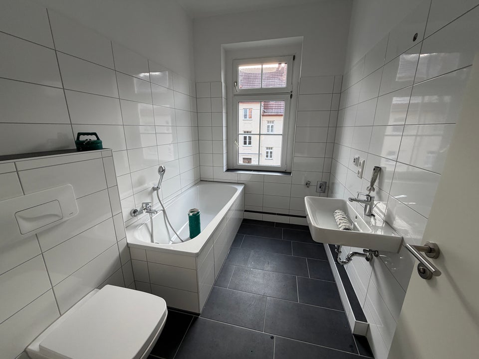 Diese schöne Zwei-Zimmer-Wohnung wurde saniert - mit Fußbodenheizung im Bad! - Foto 4