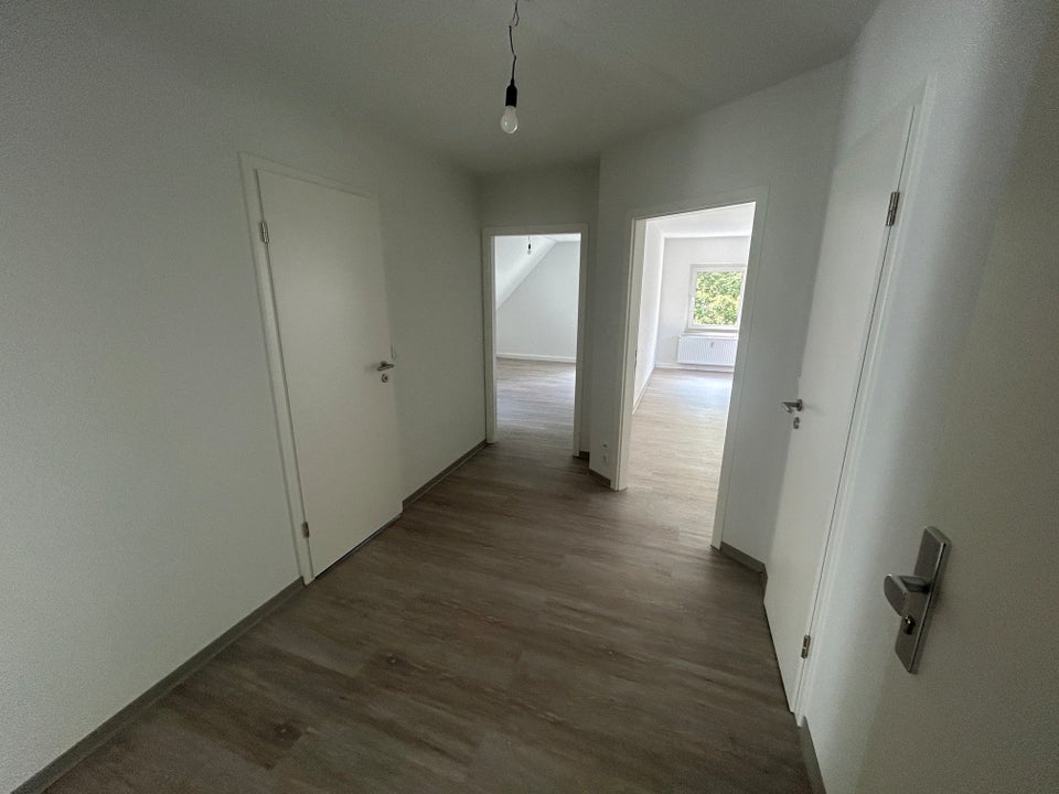 2-Zimmer-Wohnung komplett saniert mit modernem Badezimmer - Foto 4