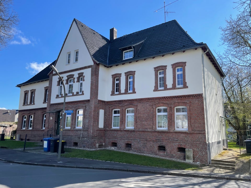 Schicke 2-Raum-Wohnung in ruhiger Lage - wir haben für Sie einzugsbereit renoviert ! - Photo 3